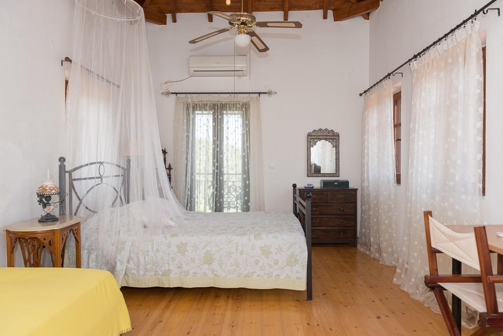 Elise Cottage Vathi  Room photo