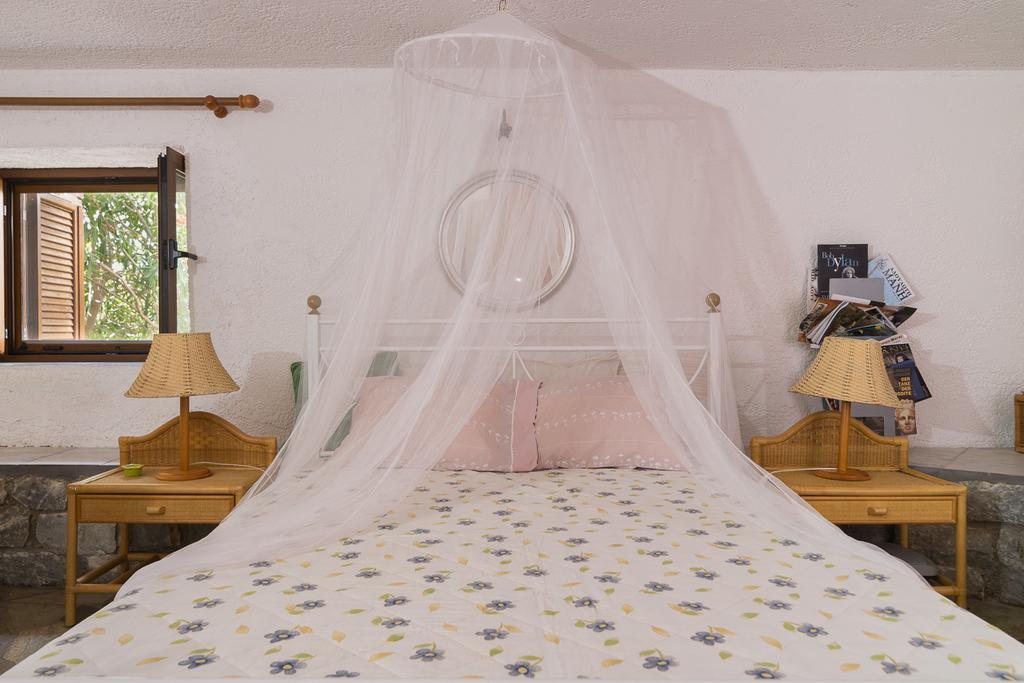 Elise Cottage Vathi  Room photo